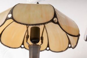 Coppia di abat jour in ottone e resina  - Asta Smart Auction: arredi, dipinti, sculture, strumenti musicali, ceramiche e altro a prezzi vantaggiosi - Associazione Nazionale - Case d'Asta italiane