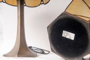 Coppia di abat jour in ottone e resina  - Asta Smart Auction: arredi, dipinti, sculture, strumenti musicali, ceramiche e altro a prezzi vantaggiosi - Associazione Nazionale - Case d'Asta italiane