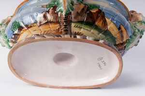 Egisto Fantechi : Centrotavola  in ceramica policroma  - Asta Smart Auction: arredi, dipinti, sculture, strumenti musicali, ceramiche e altro a prezzi vantaggiosi - Associazione Nazionale - Case d'Asta italiane