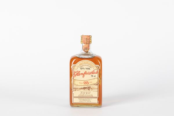 Scozia : Glenfarclas 25 YO  - Asta Importanti Vini e Distillati - Associazione Nazionale - Case d'Asta italiane