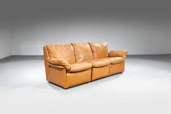 PRODUZIONE ITALIANA : Divano modulare a tre posti  - Asta Design - Associazione Nazionale - Case d'Asta italiane
