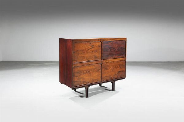 GIANFRANCO FRATTINI : Mobile credenza  - Asta Design - Associazione Nazionale - Case d'Asta italiane