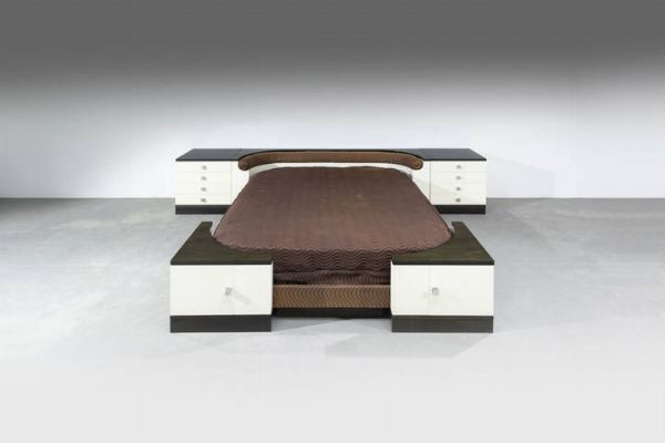 ICO PARISI : Letto e comodini della serie 540  - Asta Design - Associazione Nazionale - Case d'Asta italiane
