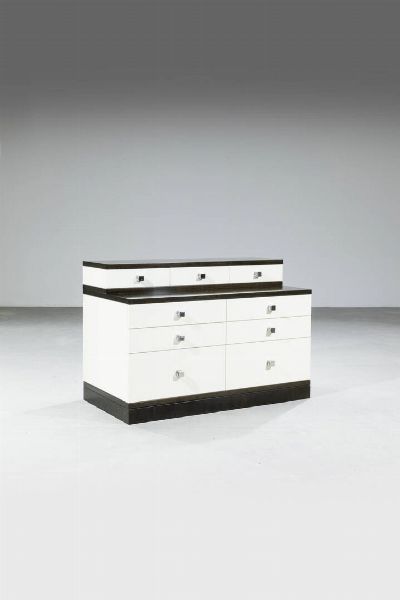 ICO PARISI : Cassettone con alzata della serie 540  - Asta Design - Associazione Nazionale - Case d'Asta italiane