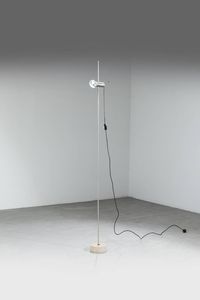 TITO AGNOLI - Lampada da terra regolabile in altezza  base in travertino. Prod. Oluce  met anni '50 h cm 191 5x17 Bibl.: Giuliana  [..]