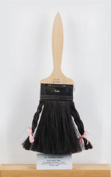 BRUNO MUNARI Milano 1907 - 1998 : La Pennellessa 1970  - Asta Grafica - Associazione Nazionale - Case d'Asta italiane