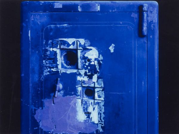 MAURIZIO CATTELAN Padova 1960 : Cassaforte Svaligiata (part.)  76.400.000 1992  - Asta Grafica - Associazione Nazionale - Case d'Asta italiane