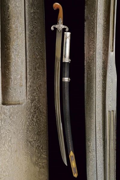 Bellissimo Kilic con fornimenti in argento  - Asta Rare Armi Antiche e Militaria da tutto il mondo - Associazione Nazionale - Case d'Asta italiane