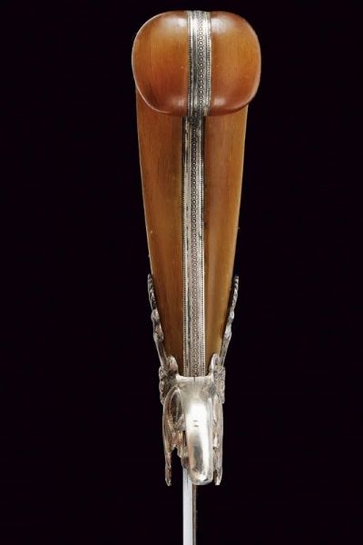 Bellissimo Kilic con fornimenti in argento  - Asta Rare Armi Antiche e Militaria da tutto il mondo - Associazione Nazionale - Case d'Asta italiane