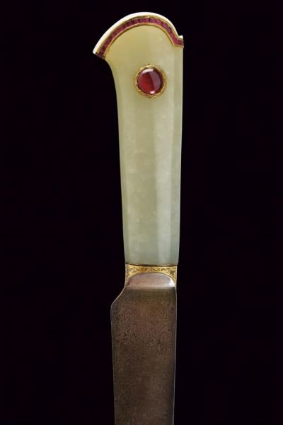 Bellissimo kard con impugnatura in giada decorata con rubini  - Asta Rare Armi Antiche e Militaria da tutto il mondo - Associazione Nazionale - Case d'Asta italiane