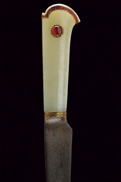 Bellissimo kard con impugnatura in giada decorata con rubini  - Asta Rare Armi Antiche e Militaria da tutto il mondo - Associazione Nazionale - Case d'Asta italiane