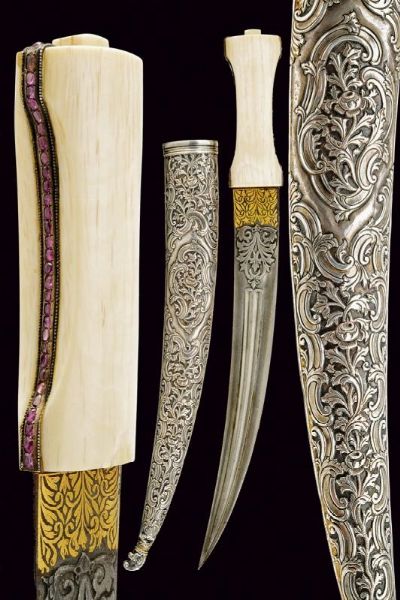 Raffinata jambiya decorata con pietre  - Asta Rare Armi Antiche e Militaria da tutto il mondo - Associazione Nazionale - Case d'Asta italiane