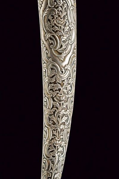 Raffinata jambiya decorata con pietre  - Asta Rare Armi Antiche e Militaria da tutto il mondo - Associazione Nazionale - Case d'Asta italiane