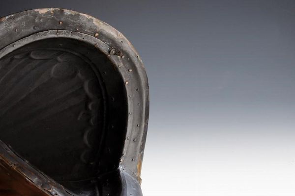 Interessante elmo dei Moro  - Asta Rare Armi Antiche e Militaria da tutto il mondo - Associazione Nazionale - Case d'Asta italiane