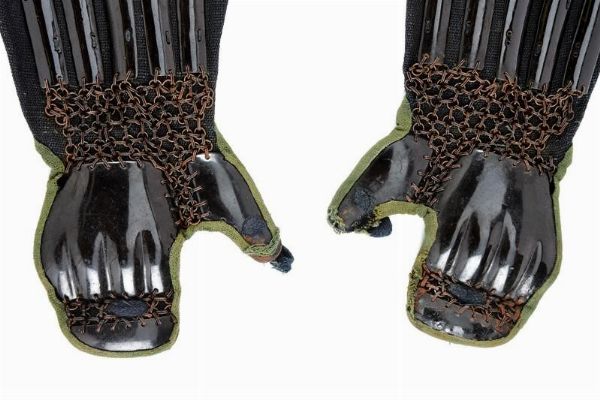 Paio di kote  - Asta Rare Armi Antiche e Militaria da tutto il mondo - Associazione Nazionale - Case d'Asta italiane