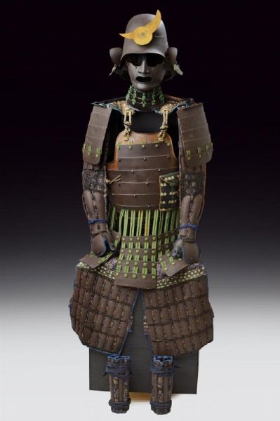 Okegawa Nimai-do Gusoku con Hineno Zu-nari Kabuto (armatura da samurai)  - Asta Rare Armi Antiche e Militaria da tutto il mondo - Associazione Nazionale - Case d'Asta italiane
