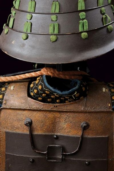 Okegawa Nimai-do Gusoku con Hineno Zu-nari Kabuto (armatura da samurai)  - Asta Rare Armi Antiche e Militaria da tutto il mondo - Associazione Nazionale - Case d'Asta italiane