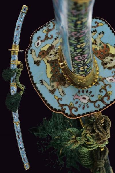 Koshirae per un tachi lavorato in cloisonne  - Asta Rare Armi Antiche e Militaria da tutto il mondo - Associazione Nazionale - Case d'Asta italiane