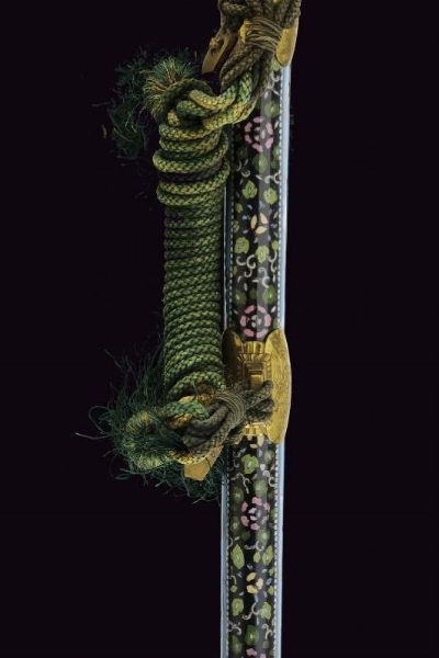 Koshirae per un tachi lavorato in cloisonne  - Asta Rare Armi Antiche e Militaria da tutto il mondo - Associazione Nazionale - Case d'Asta italiane