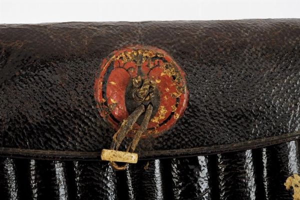 Cartucciera con Maruni-Daki-Choji-mon  - Asta Rare Armi Antiche e Militaria da tutto il mondo - Associazione Nazionale - Case d'Asta italiane