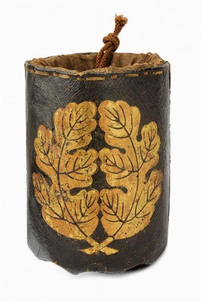 Scarsella da Takajo (maestro falconiere) con Daki-Kajinoha-mon  - Asta Rare Armi Antiche e Militaria da tutto il mondo - Associazione Nazionale - Case d'Asta italiane