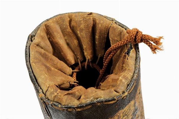 Scarsella da Takajo (maestro falconiere) con Daki-Kajinoha-mon  - Asta Rare Armi Antiche e Militaria da tutto il mondo - Associazione Nazionale - Case d'Asta italiane