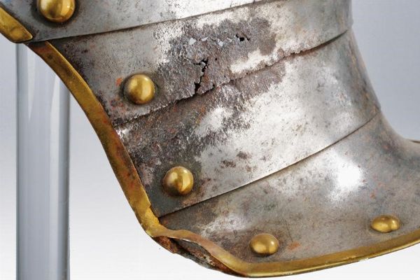 Elmo e busto da corazziere  - Asta Rare Armi Antiche e Militaria da tutto il mondo - Associazione Nazionale - Case d'Asta italiane