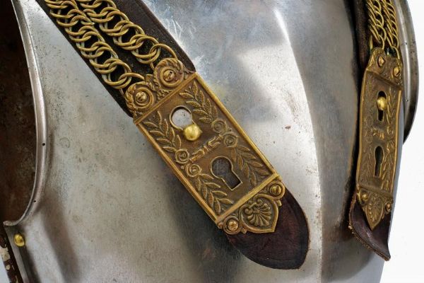 Elmo e busto da ufficiale, secondo Impero  - Asta Rare Armi Antiche e Militaria da tutto il mondo - Associazione Nazionale - Case d'Asta italiane