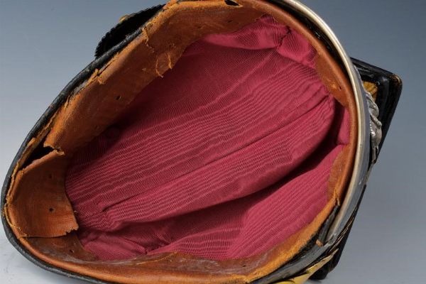 Czapka da sottufficiale del Ulanen Rgt. Graf Haeseler Nr. 11  - Asta Rare Armi Antiche e Militaria da tutto il mondo - Associazione Nazionale - Case d'Asta italiane