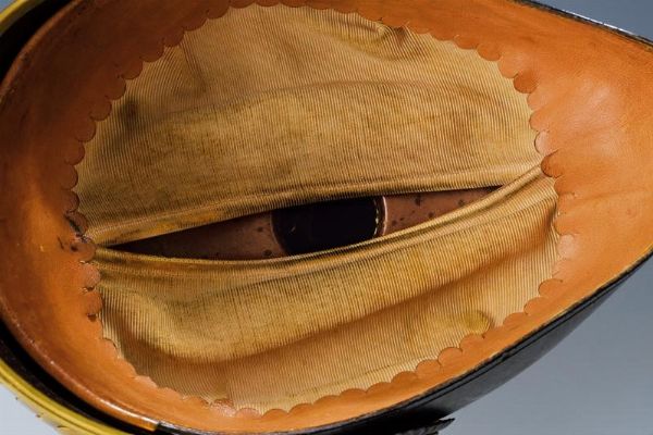 Czapka da ufficiale del 2. Garde-Ulanen Rgt.  - Asta Rare Armi Antiche e Militaria da tutto il mondo - Associazione Nazionale - Case d'Asta italiane