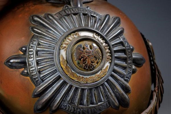 Elmo da ufficiale del reggimento Garde du Corps  - Asta Rare Armi Antiche e Militaria da tutto il mondo - Associazione Nazionale - Case d'Asta italiane