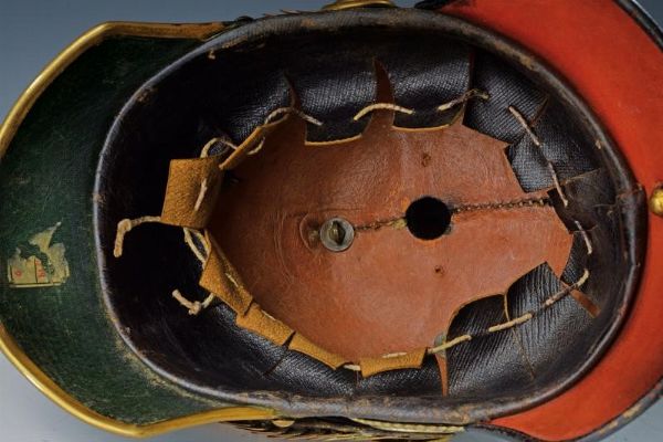 Elmo da ufficiale di Fanteria  - Asta Rare Armi Antiche e Militaria da tutto il mondo - Associazione Nazionale - Case d'Asta italiane