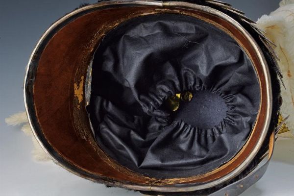 Elmo da generale con le cifre di Umberto I  - Asta Rare Armi Antiche e Militaria da tutto il mondo - Associazione Nazionale - Case d'Asta italiane