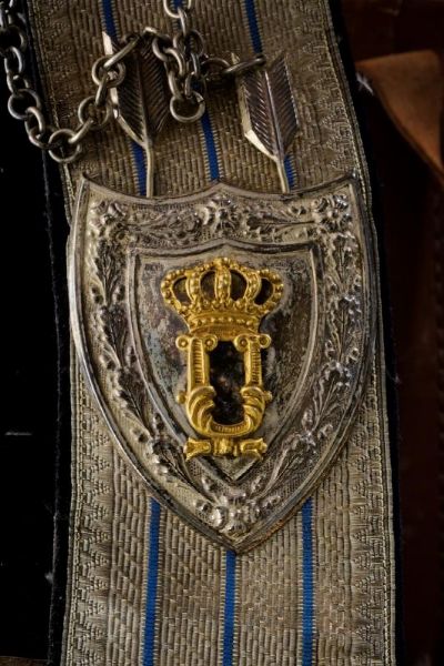 Colbacco da ufficiale dei Lancieri di Milano in scatola con accessori  - Asta Rare Armi Antiche e Militaria da tutto il mondo - Associazione Nazionale - Case d'Asta italiane