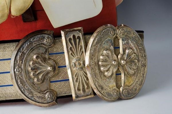 Colbacco da ufficiale dei Lancieri di Milano in scatola con accessori  - Asta Rare Armi Antiche e Militaria da tutto il mondo - Associazione Nazionale - Case d'Asta italiane