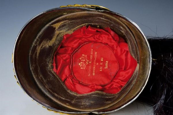 Elmo da ufficiale dei corazzieri  - Asta Rare Armi Antiche e Militaria da tutto il mondo - Associazione Nazionale - Case d'Asta italiane