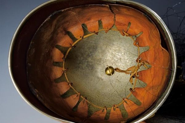 Elmo da truppa dei corazzieri  - Asta Rare Armi Antiche e Militaria da tutto il mondo - Associazione Nazionale - Case d'Asta italiane