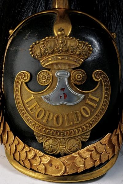 Elmo da ufficiale della Guardia Civica con spalline e cinturone  - Asta Rare Armi Antiche e Militaria da tutto il mondo - Associazione Nazionale - Case d'Asta italiane