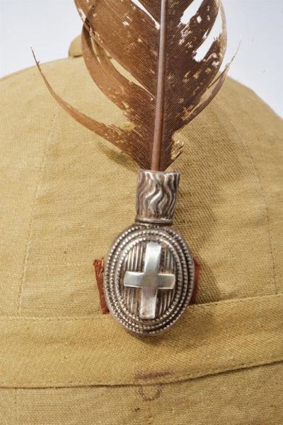 Casco coloniale da ufficiale degli Alpini  - Asta Rare Armi Antiche e Militaria da tutto il mondo - Associazione Nazionale - Case d'Asta italiane