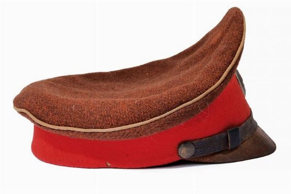 Berretto da ufficiale di fanteria  - Asta Rare Armi Antiche e Militaria da tutto il mondo - Associazione Nazionale - Case d'Asta italiane