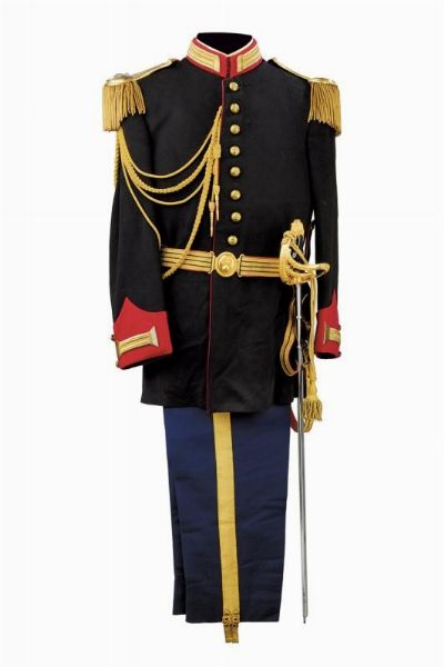 Uniforme da ufficiale della guardia palatina  - Asta Rare Armi Antiche e Militaria da tutto il mondo - Associazione Nazionale - Case d'Asta italiane