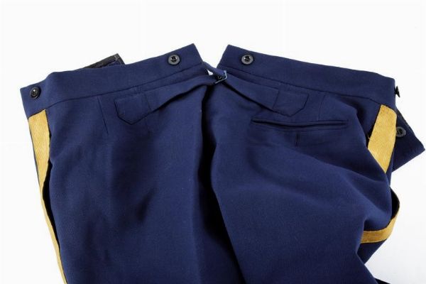 Uniforme da ufficiale della guardia palatina  - Asta Rare Armi Antiche e Militaria da tutto il mondo - Associazione Nazionale - Case d'Asta italiane