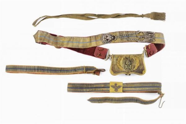 Rarissimo set di giberna con bandoliera, cintura, dragona e attacchi per sciabola  - Asta Rare Armi Antiche e Militaria da tutto il mondo - Associazione Nazionale - Case d'Asta italiane