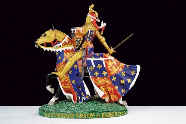 Statua in porcellana raffigurante Edoardo di Woodstock detto il Principe Nero  - Asta Rare Armi Antiche e Militaria da tutto il mondo - Associazione Nazionale - Case d'Asta italiane