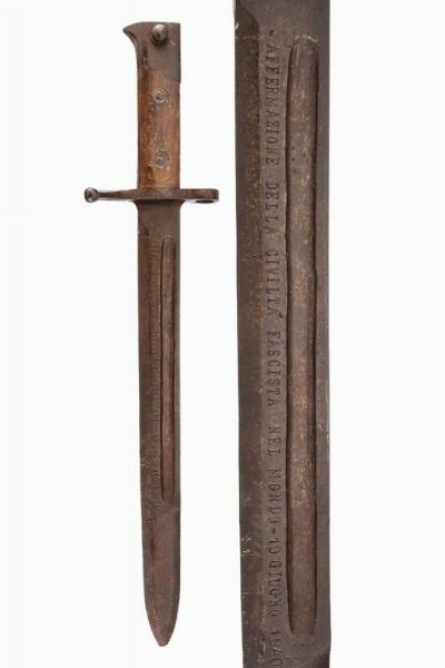 Scultura commemorativa lavorata a effigiare la baionetta modello 1891  - Asta Rare Armi Antiche e Militaria da tutto il mondo - Associazione Nazionale - Case d'Asta italiane