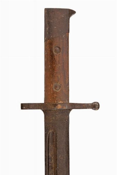 Scultura commemorativa lavorata a effigiare la baionetta modello 1891  - Asta Rare Armi Antiche e Militaria da tutto il mondo - Associazione Nazionale - Case d'Asta italiane