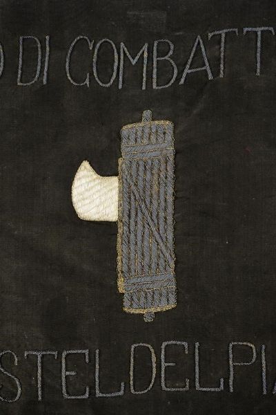 Gagliardetto  - Asta Rare Armi Antiche e Militaria da tutto il mondo - Associazione Nazionale - Case d'Asta italiane