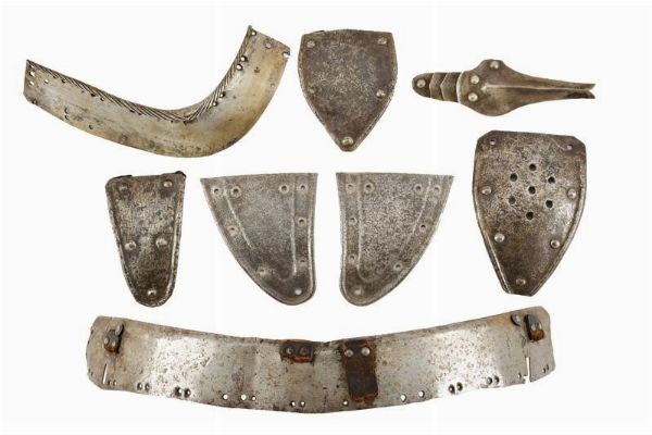 Parti di ricambio per armature  - Asta Rare Armi Antiche e Militaria da tutto il mondo - Associazione Nazionale - Case d'Asta italiane