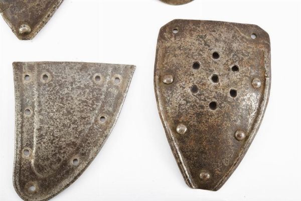 Parti di ricambio per armature  - Asta Rare Armi Antiche e Militaria da tutto il mondo - Associazione Nazionale - Case d'Asta italiane