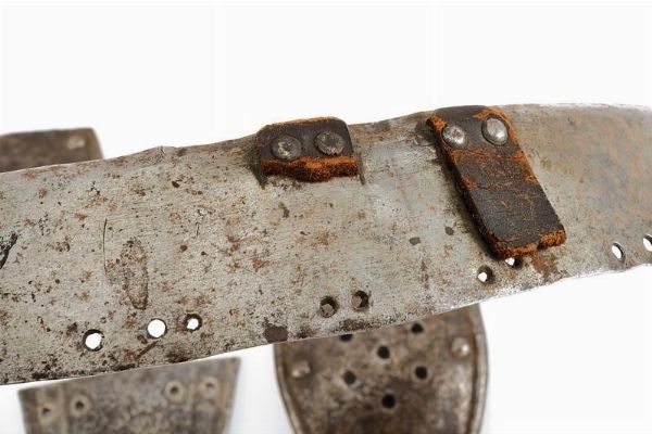 Parti di ricambio per armature  - Asta Rare Armi Antiche e Militaria da tutto il mondo - Associazione Nazionale - Case d'Asta italiane